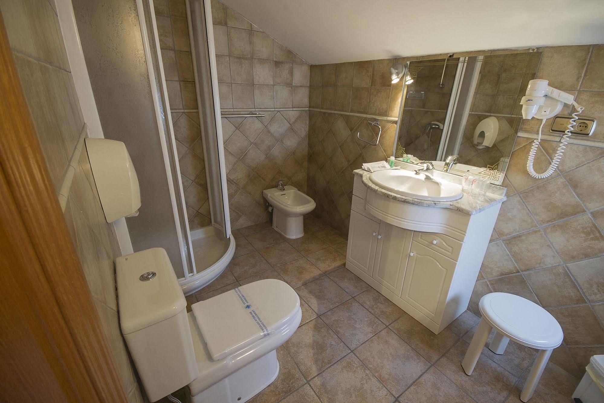 Hostal Jai Alai Лейса Экстерьер фото